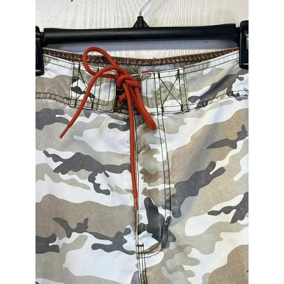 Mossimo Supply Co. Mens Size 34 9 inseam Trunk Shorts  Logo TINY FLAW - Picture 8 of 16